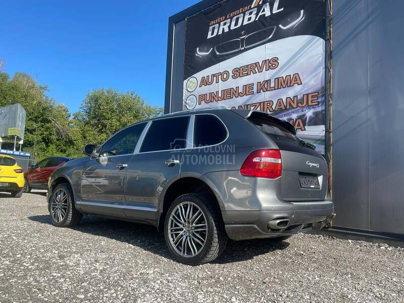 Porsche Cayenne 