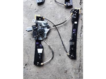 Prednji desni podizac za Opel Astra J