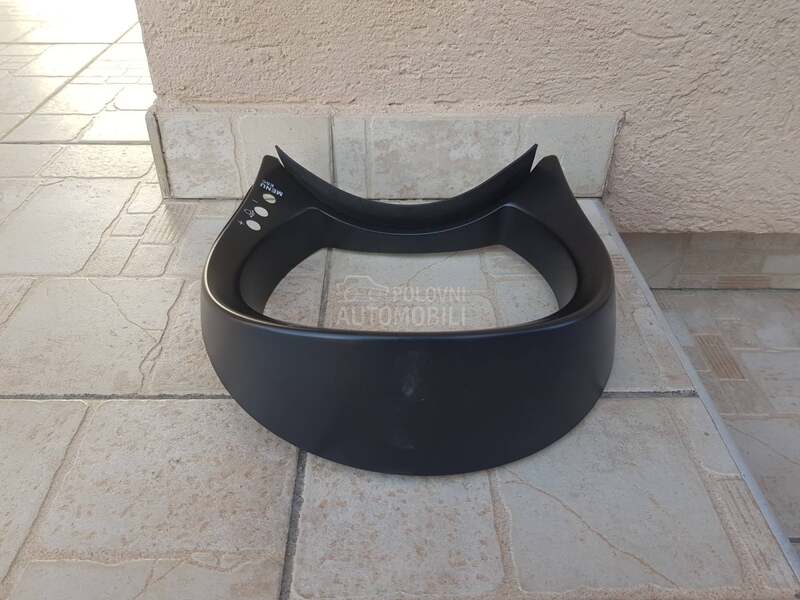 Plastika oko kilometar sata