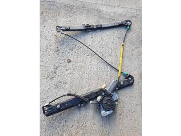 E46 PODIZAC STAKLA VOZAVEC za BMW 320