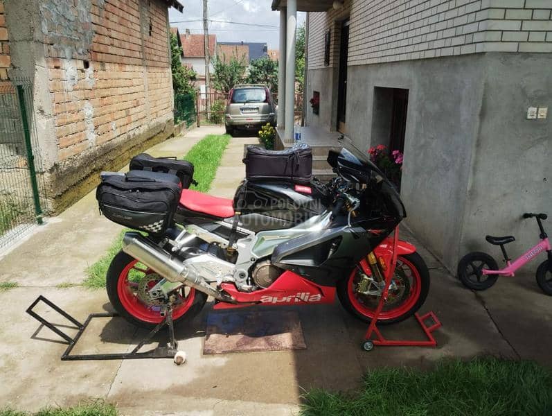 Aprilia RSV 1000R
