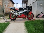 Aprilia RSV 1000R