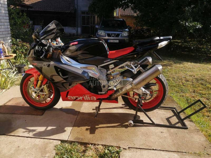 Aprilia RSV 1000R