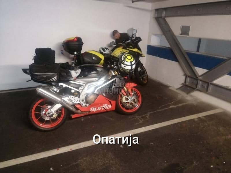 Aprilia RSV 1000R