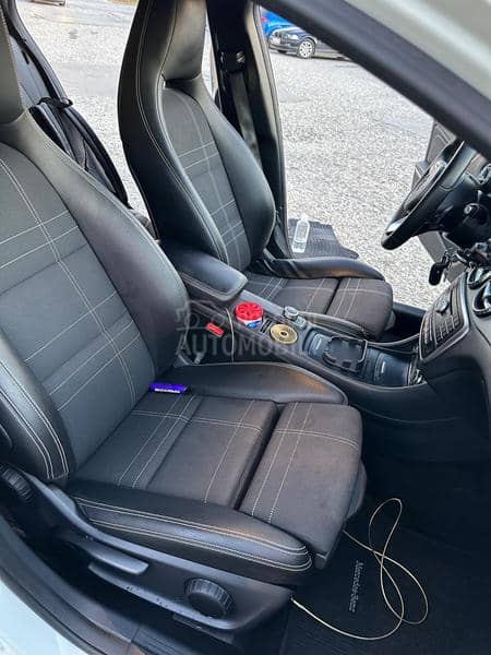 Mercedes Benz GLA 200 D AUT LED
