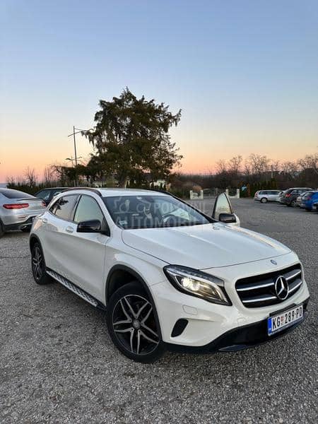 Mercedes Benz GLA 200 D AUT LED