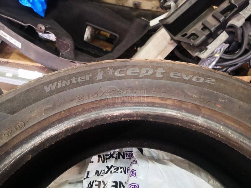 Hankook 215/55 R18 Zimska