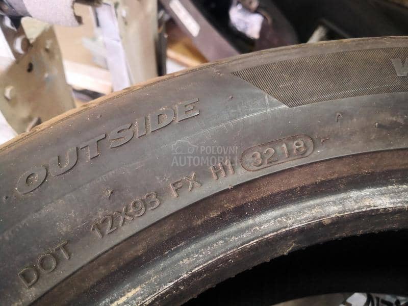 Hankook 215/55 R18 Zimska