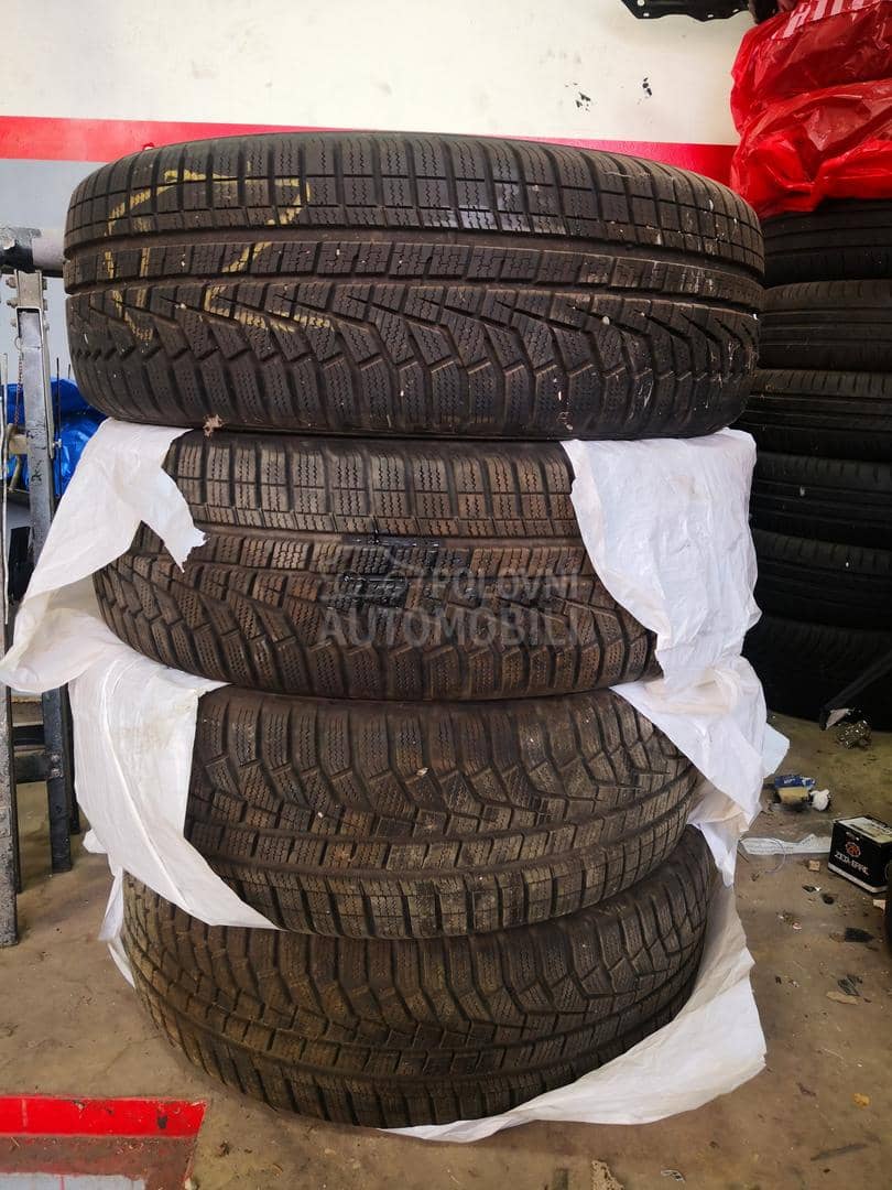 Hankook 215/55 R18 Zimska | Gume | Polovni Automobili