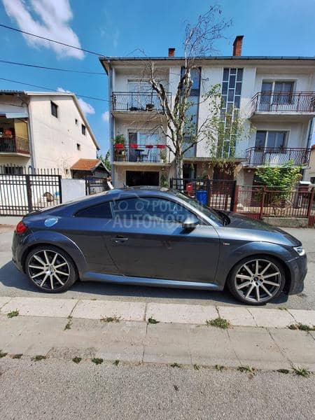 Audi TT 