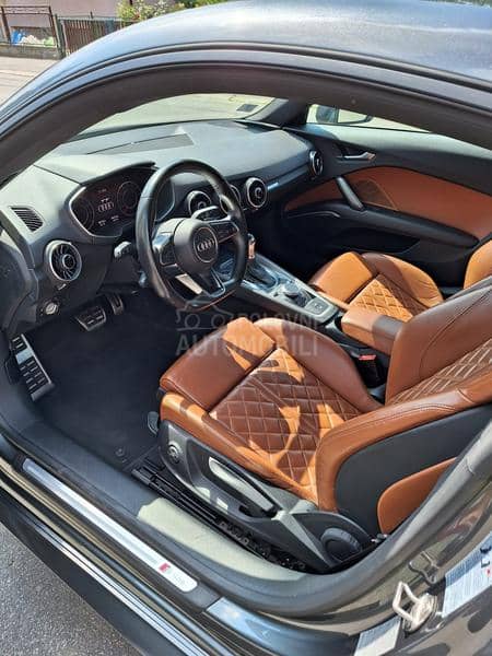 Audi TT 