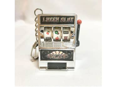 Privezak slot masina vockice  