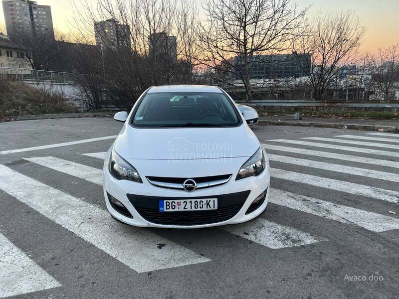 Opel Astra J 