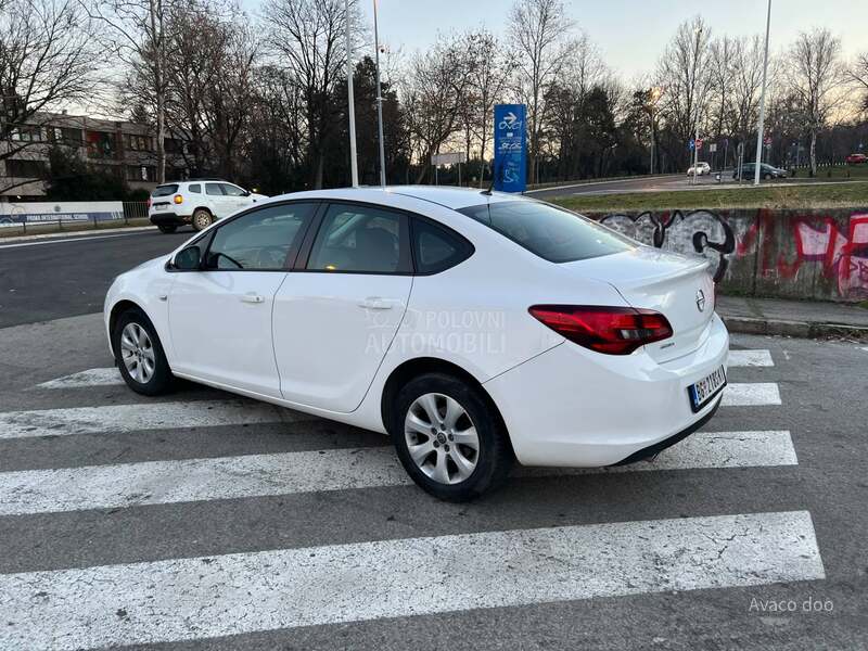 Opel Astra J 