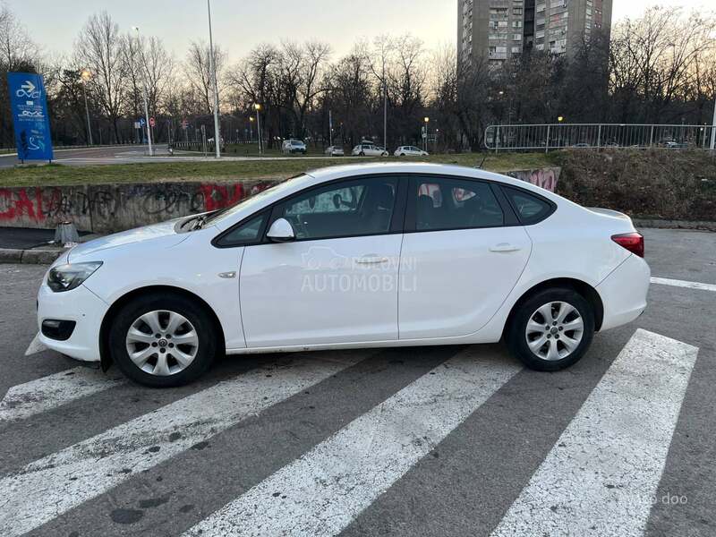 Opel Astra J 