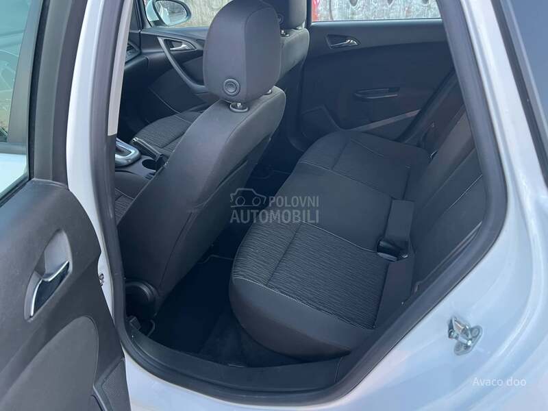 Opel Astra J 