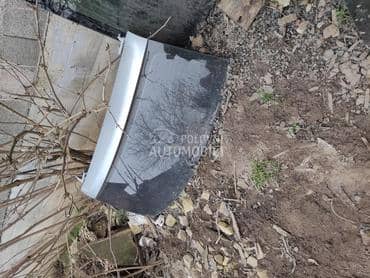 zadnja sajba staklo za Volkswagen Touareg od 2004. do 2010. god.