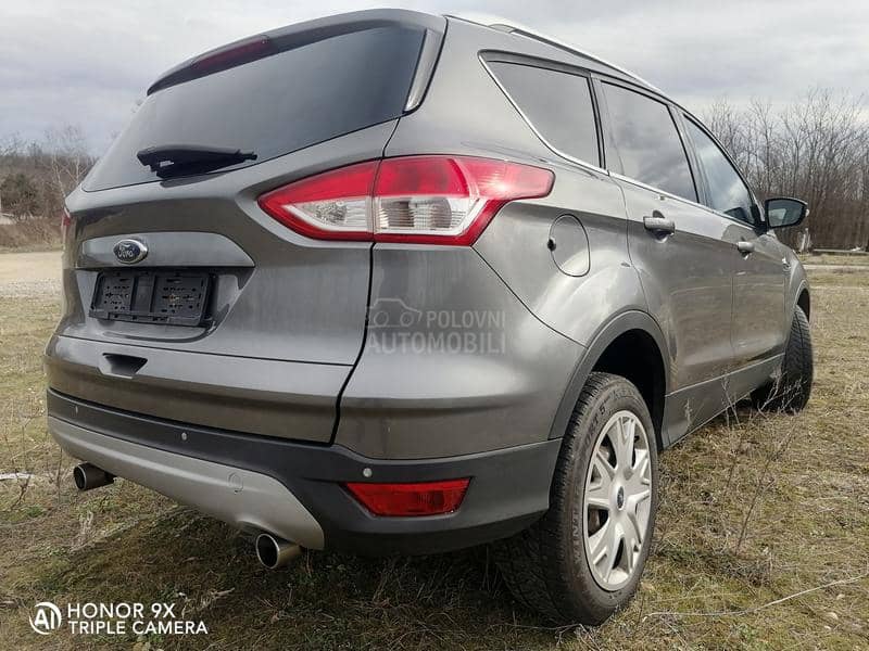 Ford Kuga siva