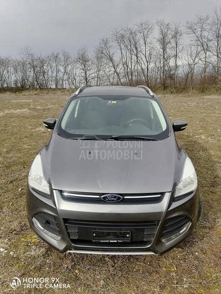 Ford Kuga siva