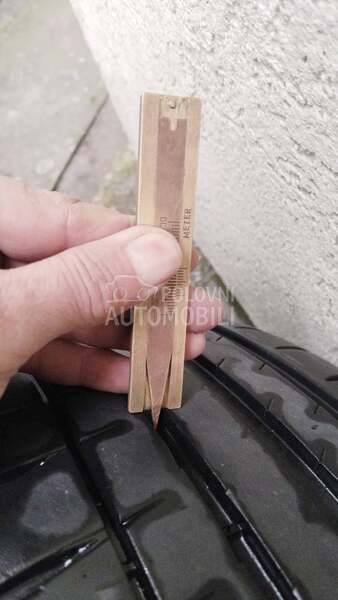 Ostalo 225/45 R19 Letnja