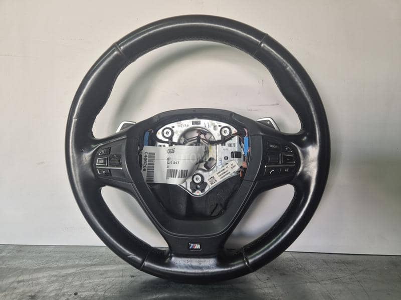 M F1 volan