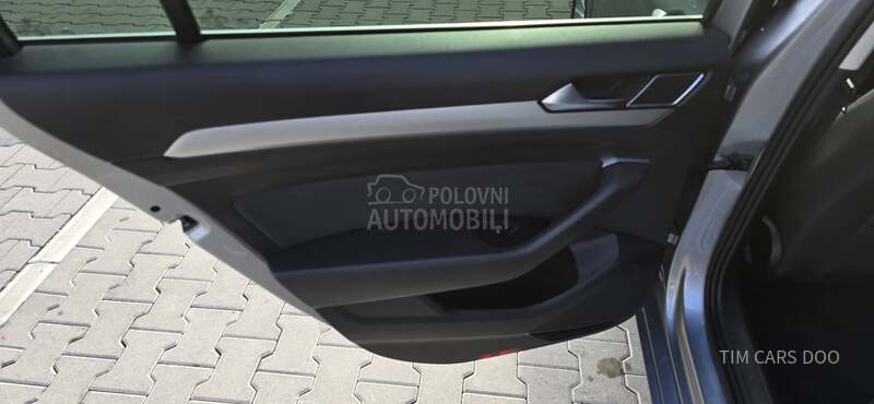 Volkswagen Passat B8 1.6 TDI JAKO LEP