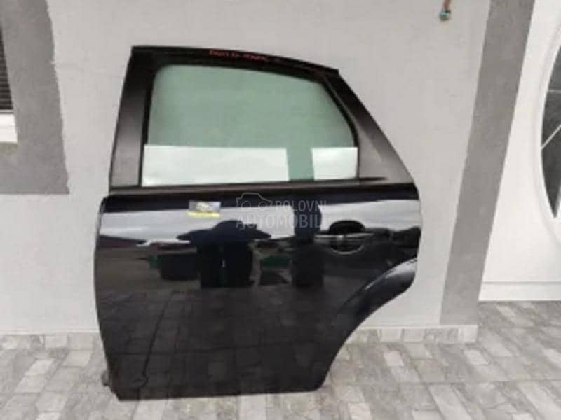 Zadnja leva vrata crna