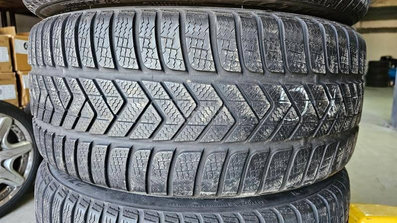 Pirelli 275/35 R21 Zimska