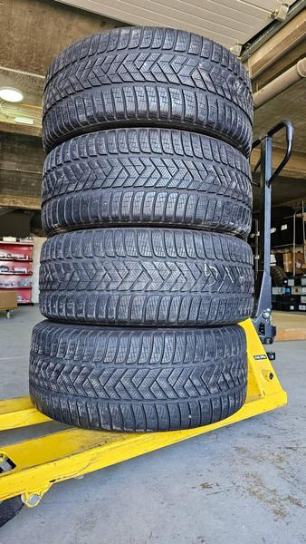 Pirelli 275/35 R21 Zimska