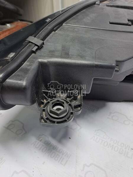 FAR E TRON DESNI LED