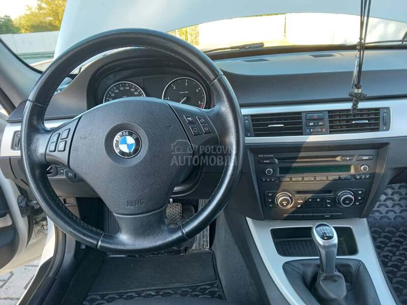 BMW 320 