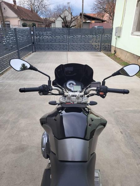 Aprilia Mana