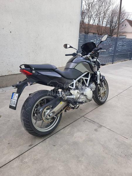 Aprilia Mana