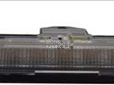 Trece stop svetlo za Volvo XC70 od 2000. do 2007. god.