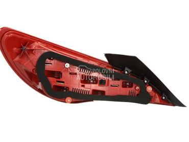 Stop svetla i stop lampe za Mercedes Benz CLA Klasa od 2013. do 2016. god.