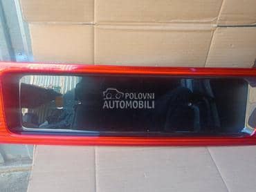 Blenda između štop lampi za Volkswagen Sharan od 2000. do 2003. god.