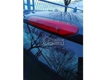 Trece stop svetlo za Land Rover Freelander