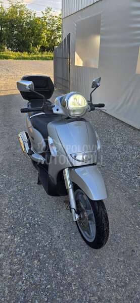 Aprilia Scarabeo kofer vel.vizir