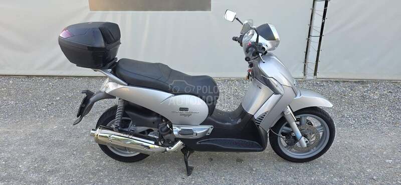 Aprilia Scarabeo kofer vel.vizir
