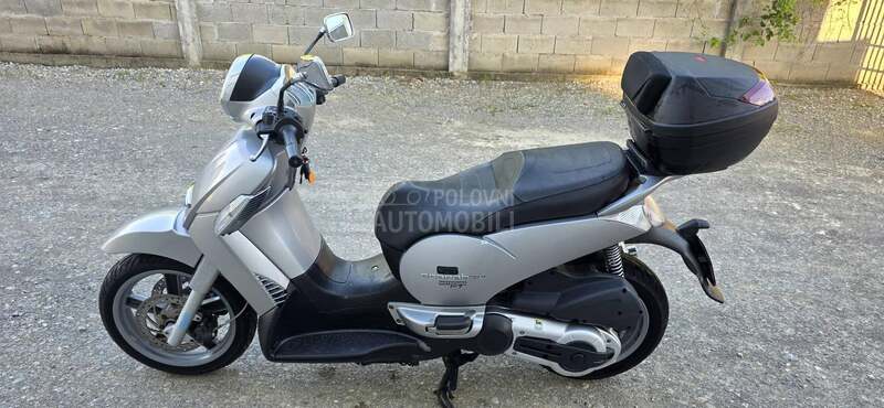 Aprilia Scarabeo kofer vel.vizir