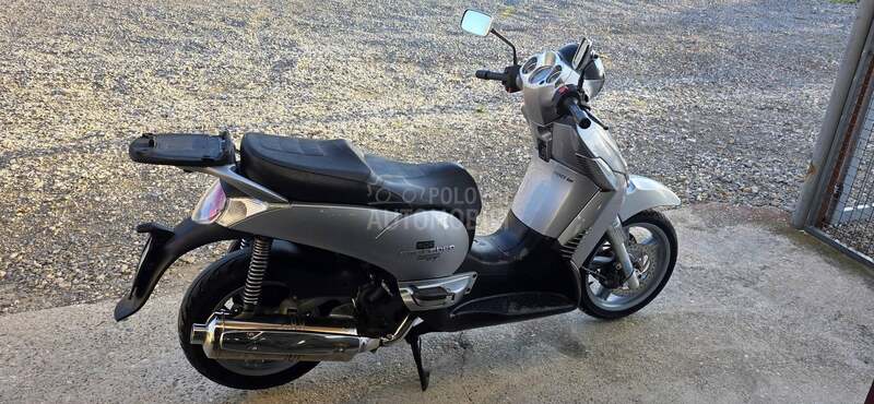 Aprilia Scarabeo kofer vel.vizir