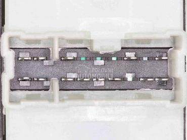 Prekidac prozora za Nissan Navara od 2010. do 2015. god.