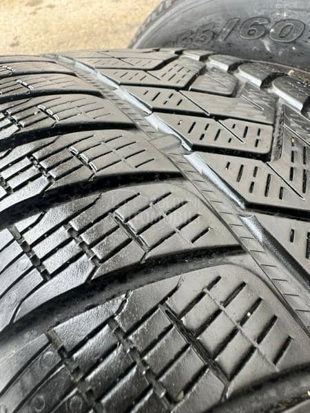 Pirelli 255/60 R18 Zimska