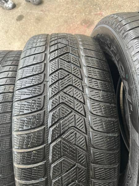 Pirelli 255/60 R18 Zimska