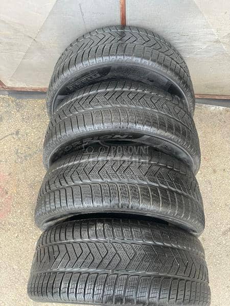 Pirelli 255/60 R18 Zimska
