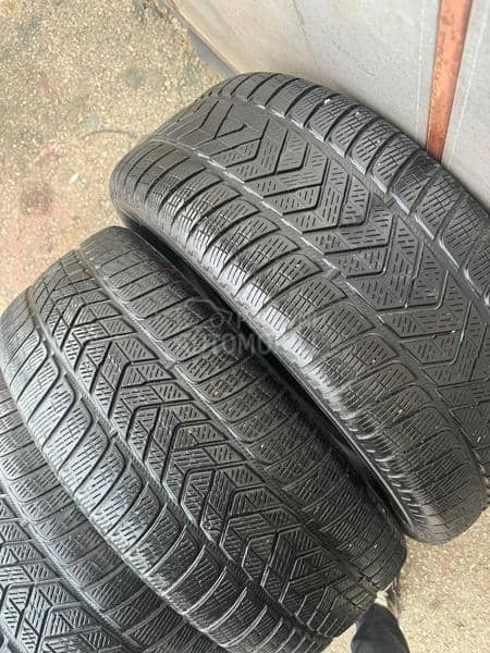 Pirelli 255/60 R18 Zimska