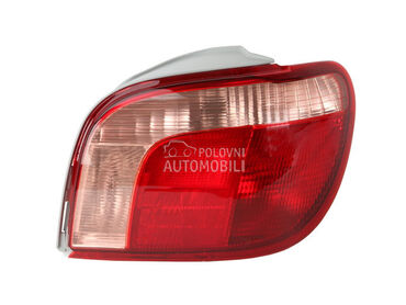 Stop svetla i stop lampe za Toyota Yaris od 1999. do 2005. god.