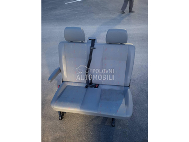 Dupla klupa srednjeg reda T5