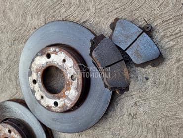 Diskovi plocice prednji za Volvo V40 od 1996. do 2004. god.