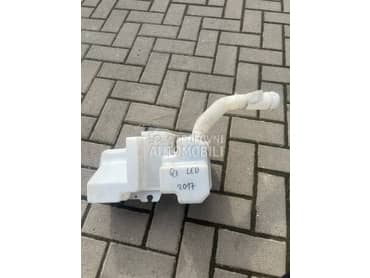 Boca za tecnost brisaca za Audi Q3 od 2015. do 2018. god.